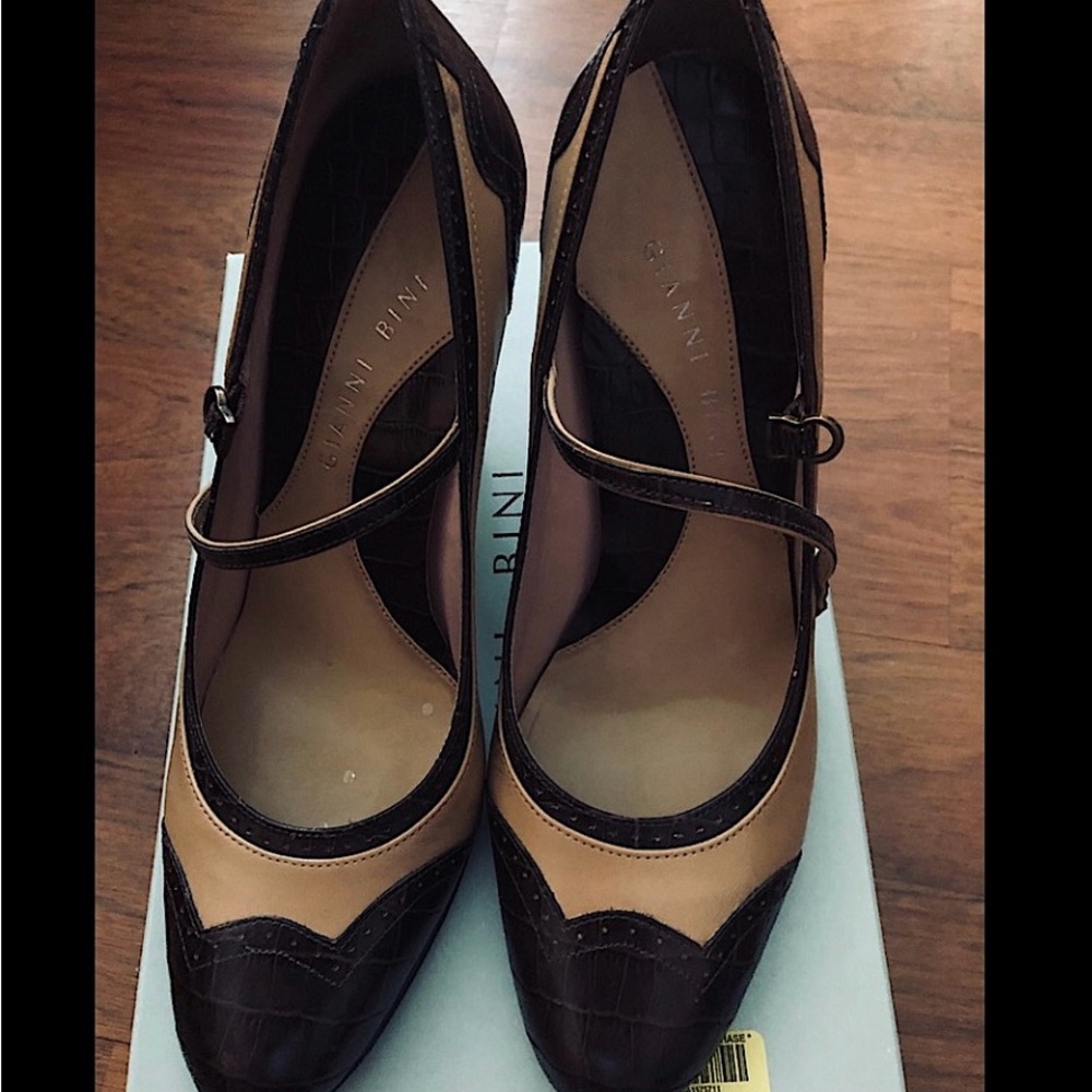 Gianni Bini Heels Brown and Tan  9 M